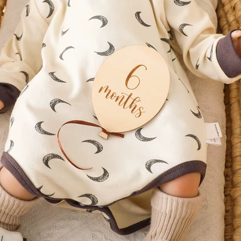 9PCS Newborn Wooden Balloon Milestone1 - 12 Month Card Wooden Baby Milestone Children Photography Props Birthday Party Decoration - FLUFFI