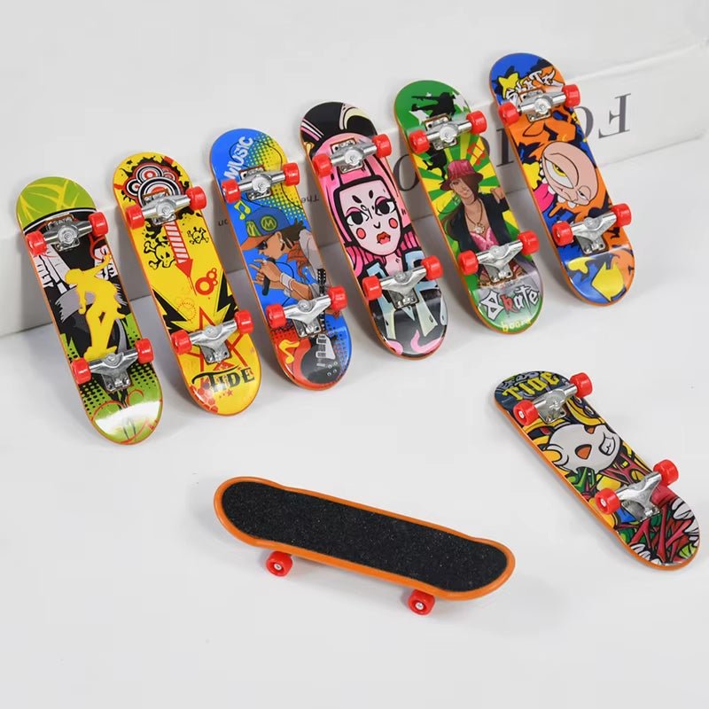Finger Board - Mini Skateboard - Fingertip Tricks - FLUFFI